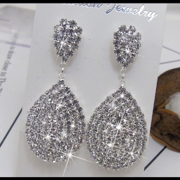 Jewelry - Picture 4 of 8